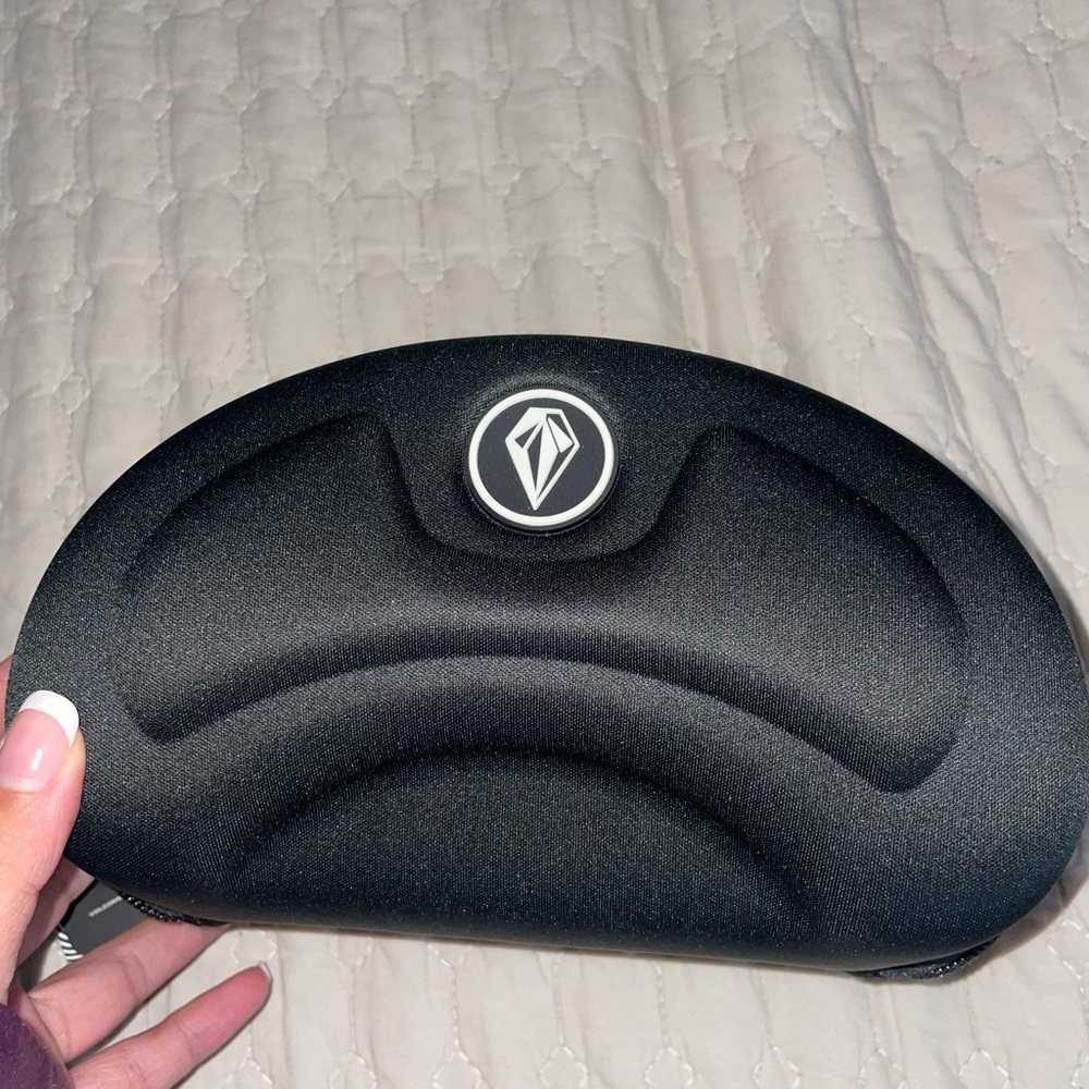 Volcom Goggles - Picture 3 of 4